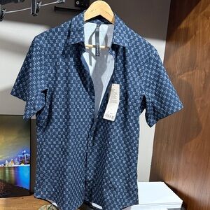 Men's Lululemon  Airing Easy Blue Patterned Short Sleeve Shirt M